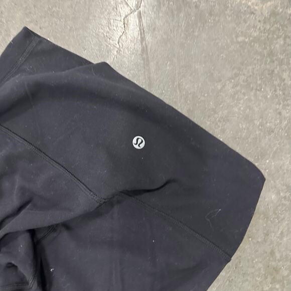 Lululemon Black NYC Skyline Logo Leggings Size 6 Women’s Athleisure Stretch - Picture 6 of 8